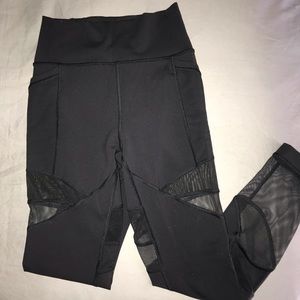 Lululemon pants with mesh detail, size 6 😍
